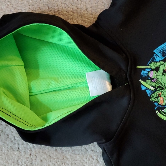 TMNT Hoodie , black with the Fab Four featured on the front. - Picture 6 of 8